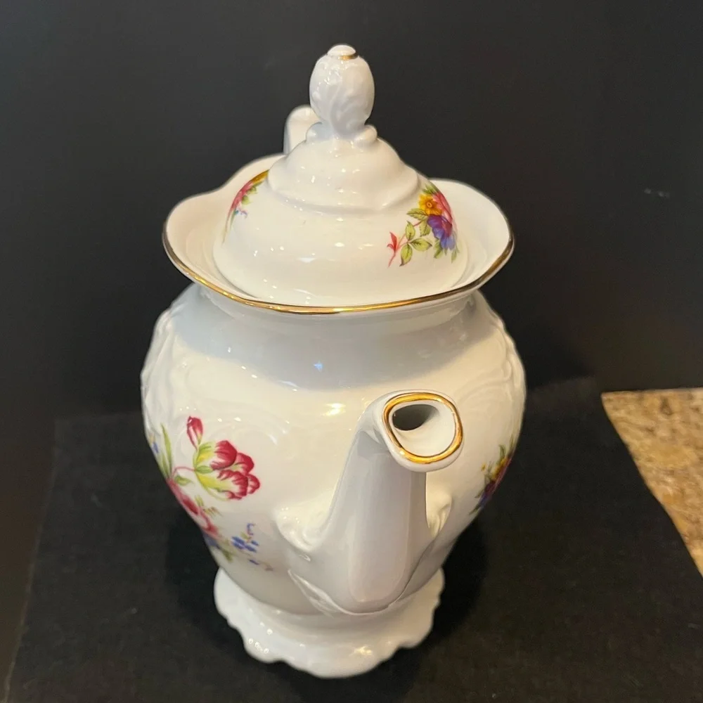 Vintage Royal Kent Floral White Porcelain Teapot Made in Poland 6 cup
